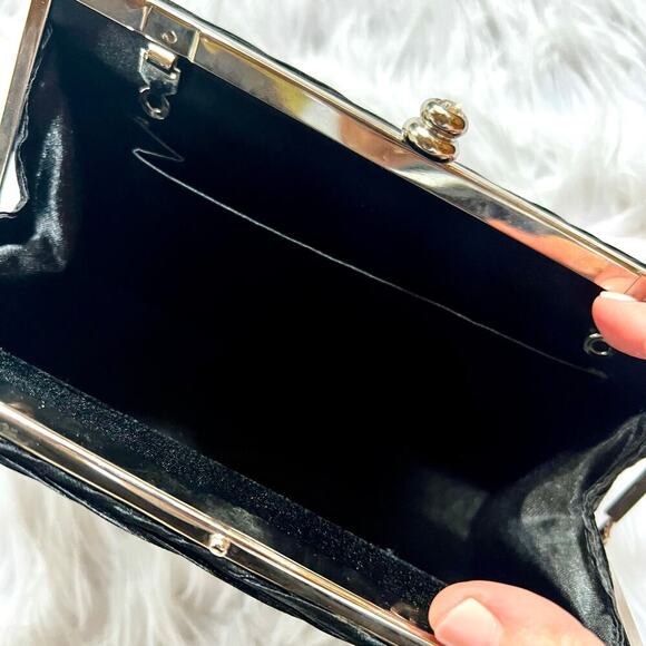 Textured black clutch - Picture 4 of 7